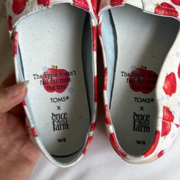 Toms x Once upon a farm shoes - Picture 3 of 4